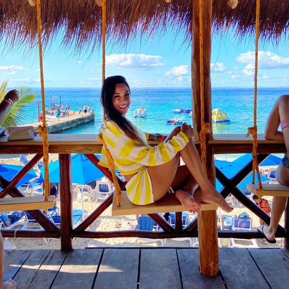 TOP AND SHORTS - Picture 2 of 7